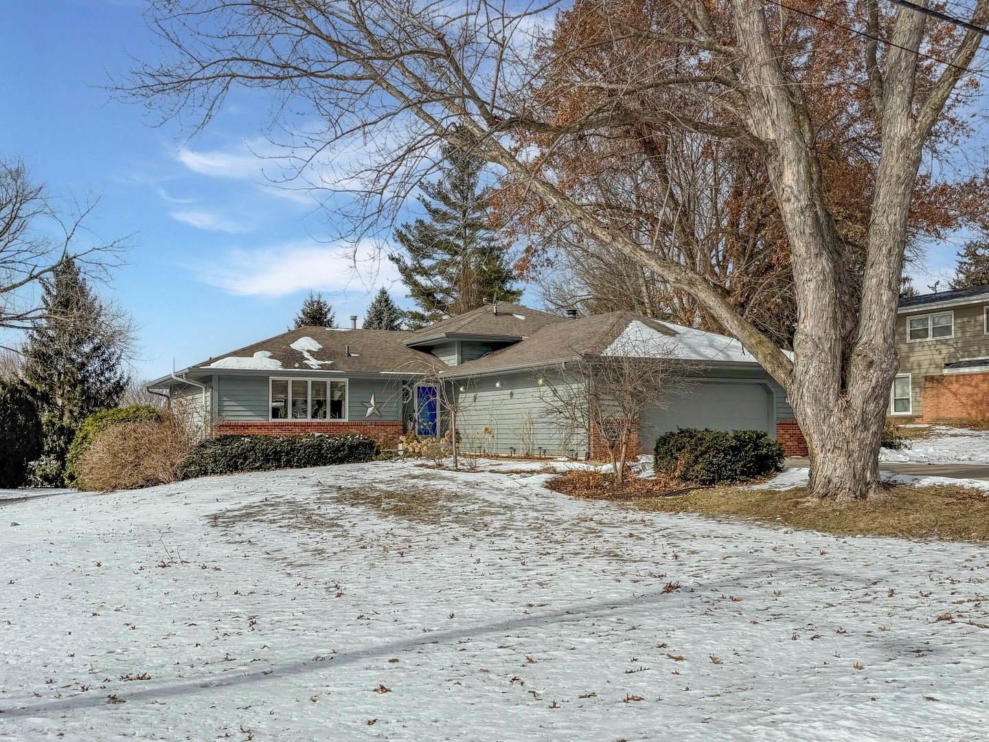 210 Park Crest Drive, Freeport, IL 61032