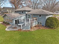 210 Park Crest Drive, Freeport, IL 61032