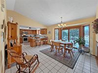 210 Park Crest Drive, Freeport, IL 61032