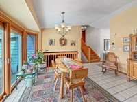 210 Park Crest Drive, Freeport, IL 61032