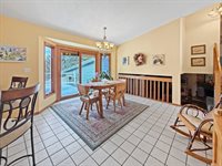 210 Park Crest Drive, Freeport, IL 61032