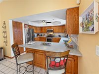 210 Park Crest Drive, Freeport, IL 61032