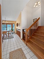 210 Park Crest Drive, Freeport, IL 61032