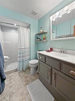 210 Park Crest Drive, Freeport, IL 61032