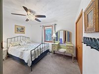 210 Park Crest Drive, Freeport, IL 61032