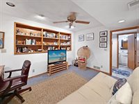 210 Park Crest Drive, Freeport, IL 61032