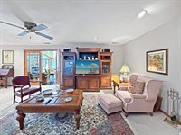 210 Park Crest Drive, Freeport, IL 61032