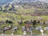 210 Park Crest Drive, Freeport, IL 61032