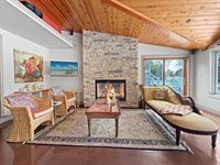 210 Park Crest Drive, Freeport, IL 61032