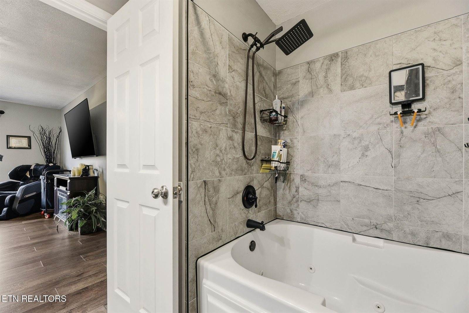 109 Oakview Drive, Kingston, TN 37763