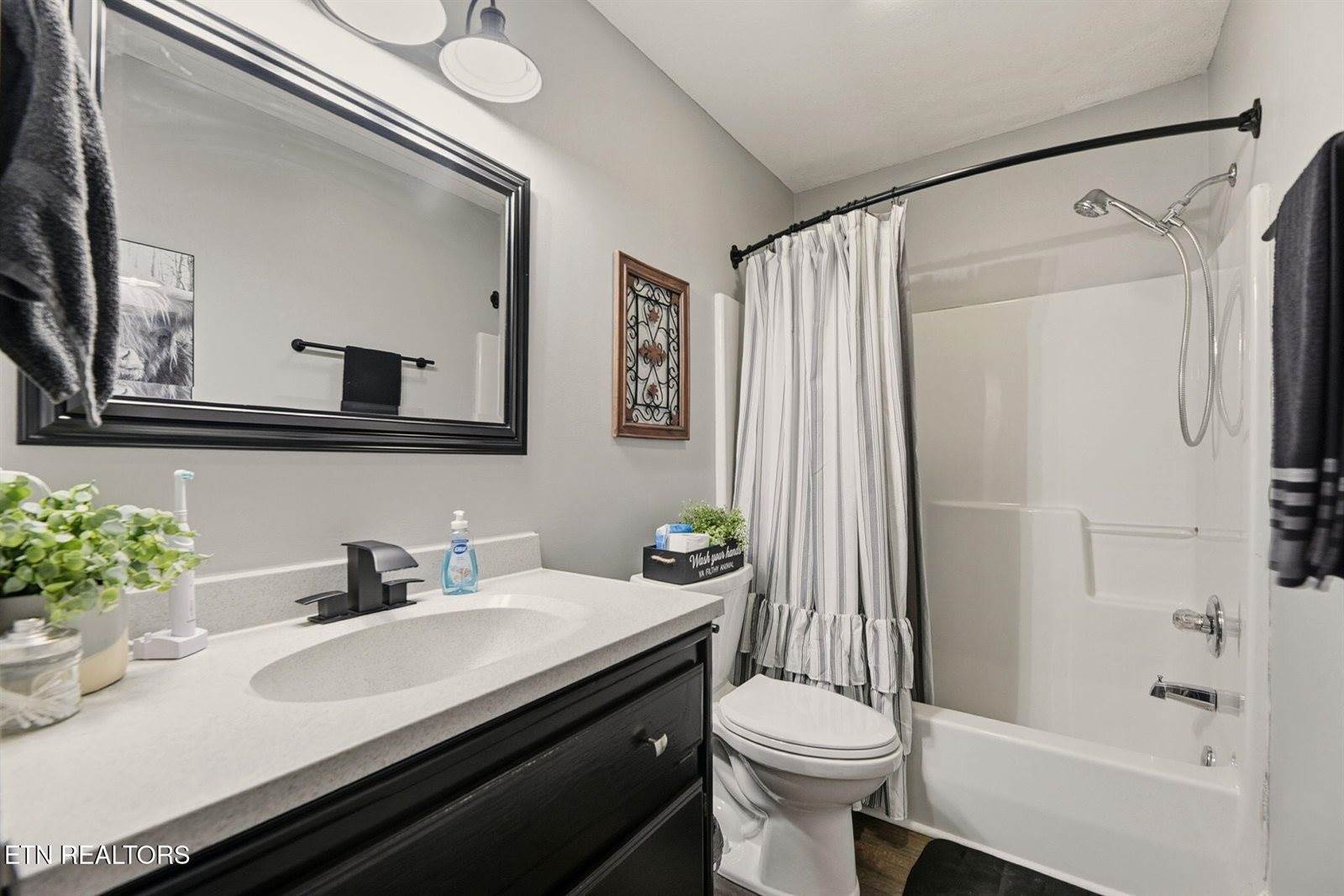 109 Oakview Drive, Kingston, TN 37763