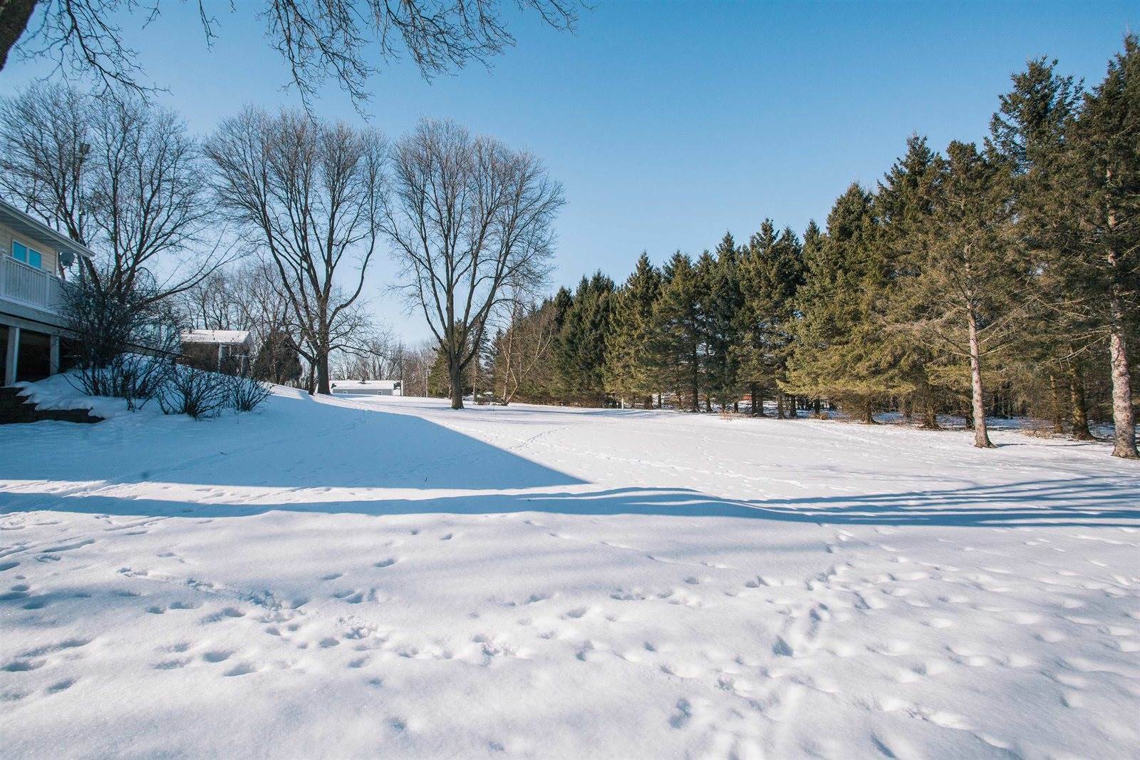 214 W Hunt Street, Greenwood, WI 54437