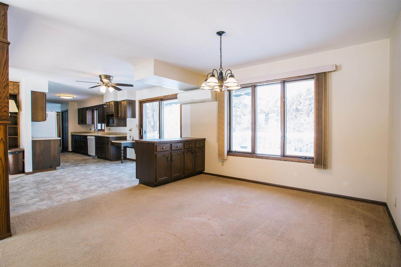 214 W Hunt Street, Greenwood, WI 54437