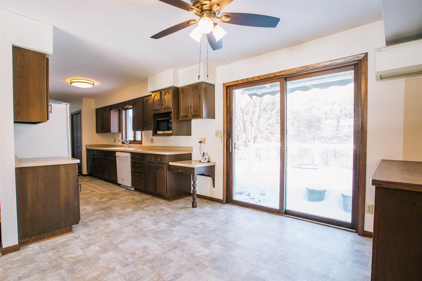 214 W Hunt Street, Greenwood, WI 54437