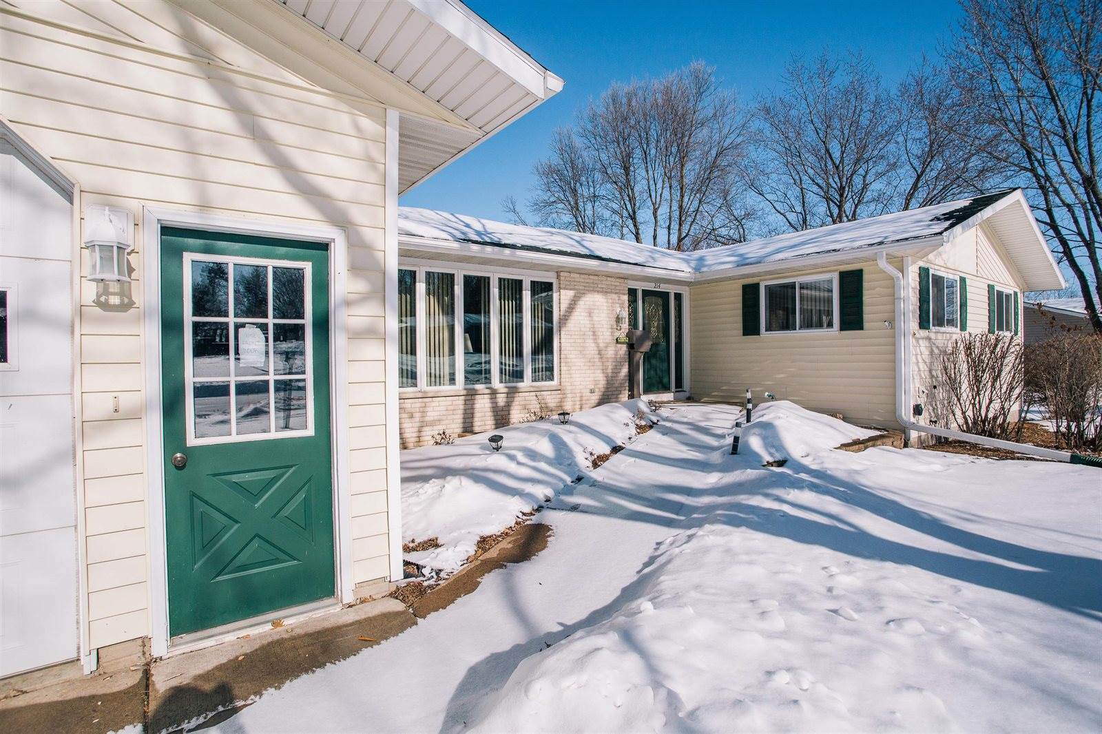 214 W Hunt Street, Greenwood, WI 54437
