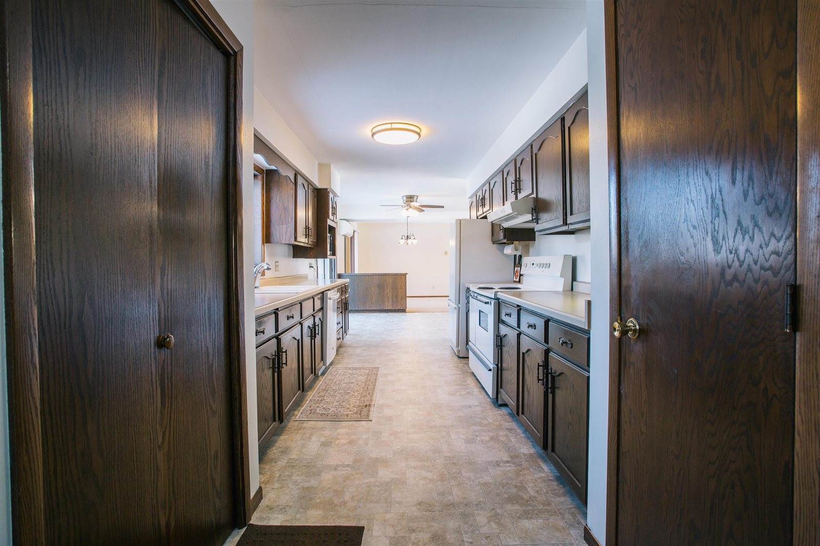 214 W Hunt Street, Greenwood, WI 54437