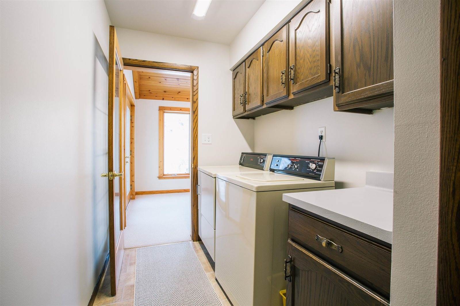 214 W Hunt Street, Greenwood, WI 54437