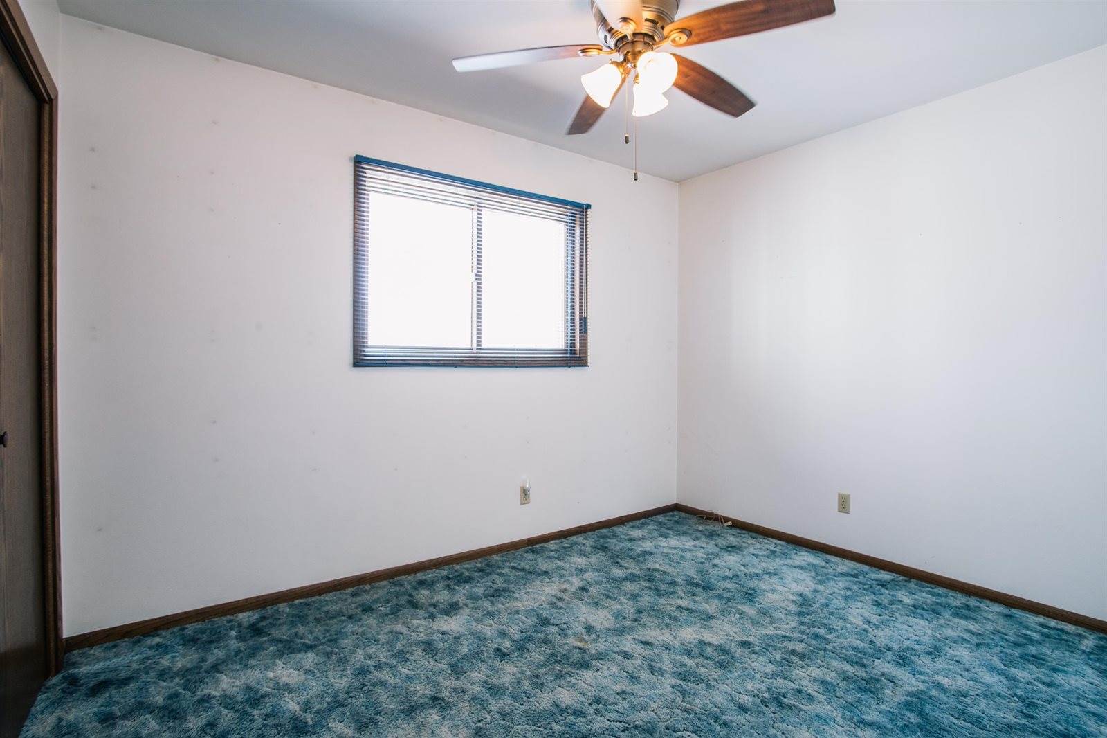 214 W Hunt Street, Greenwood, WI 54437