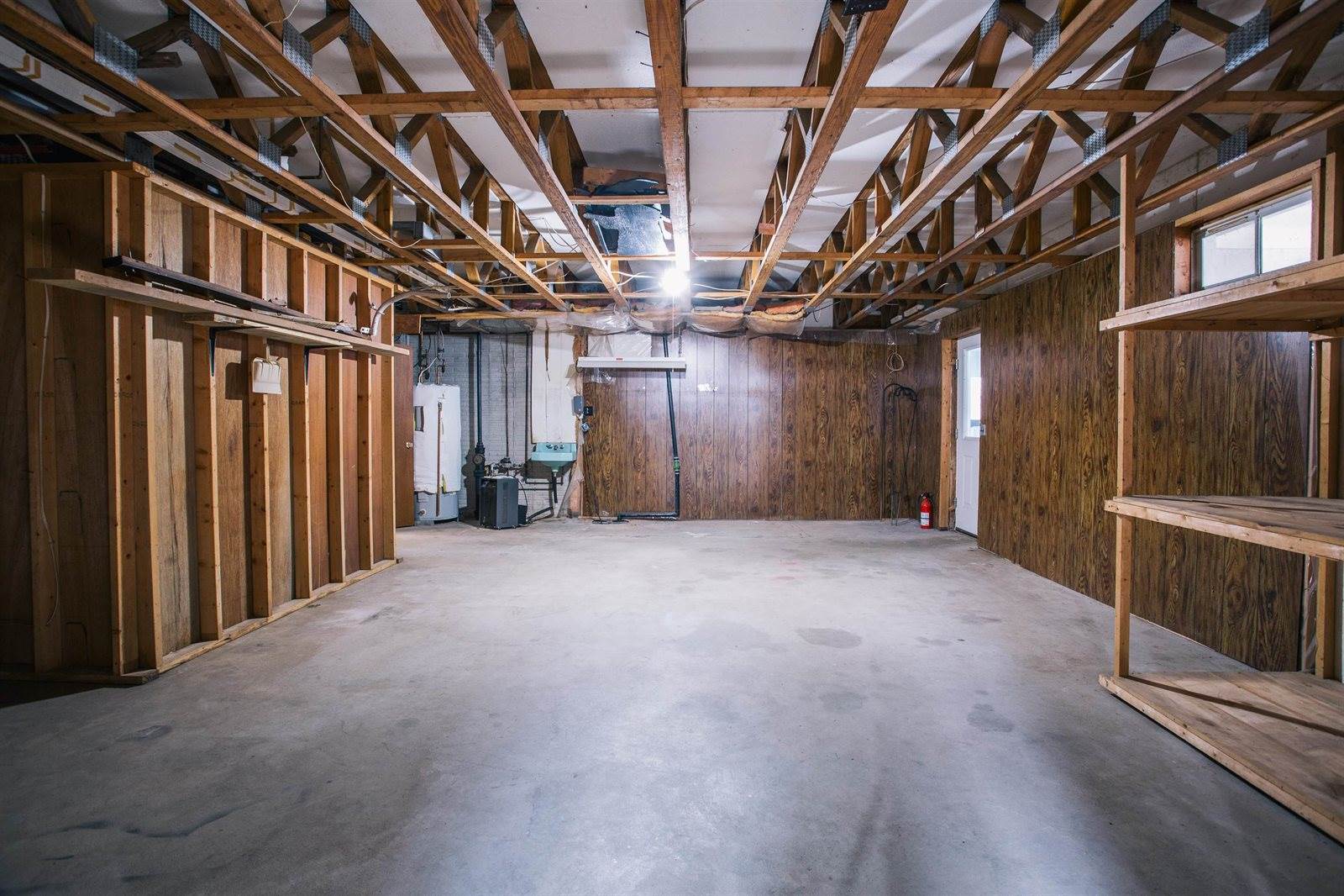 214 W Hunt Street, Greenwood, WI 54437