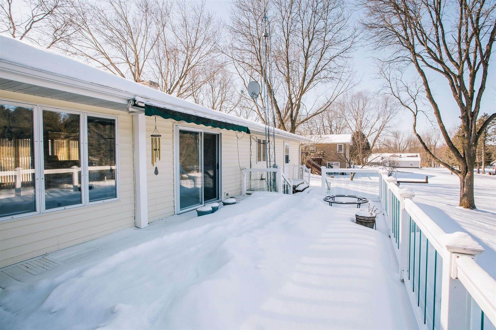 214 W Hunt Street, Greenwood, WI 54437