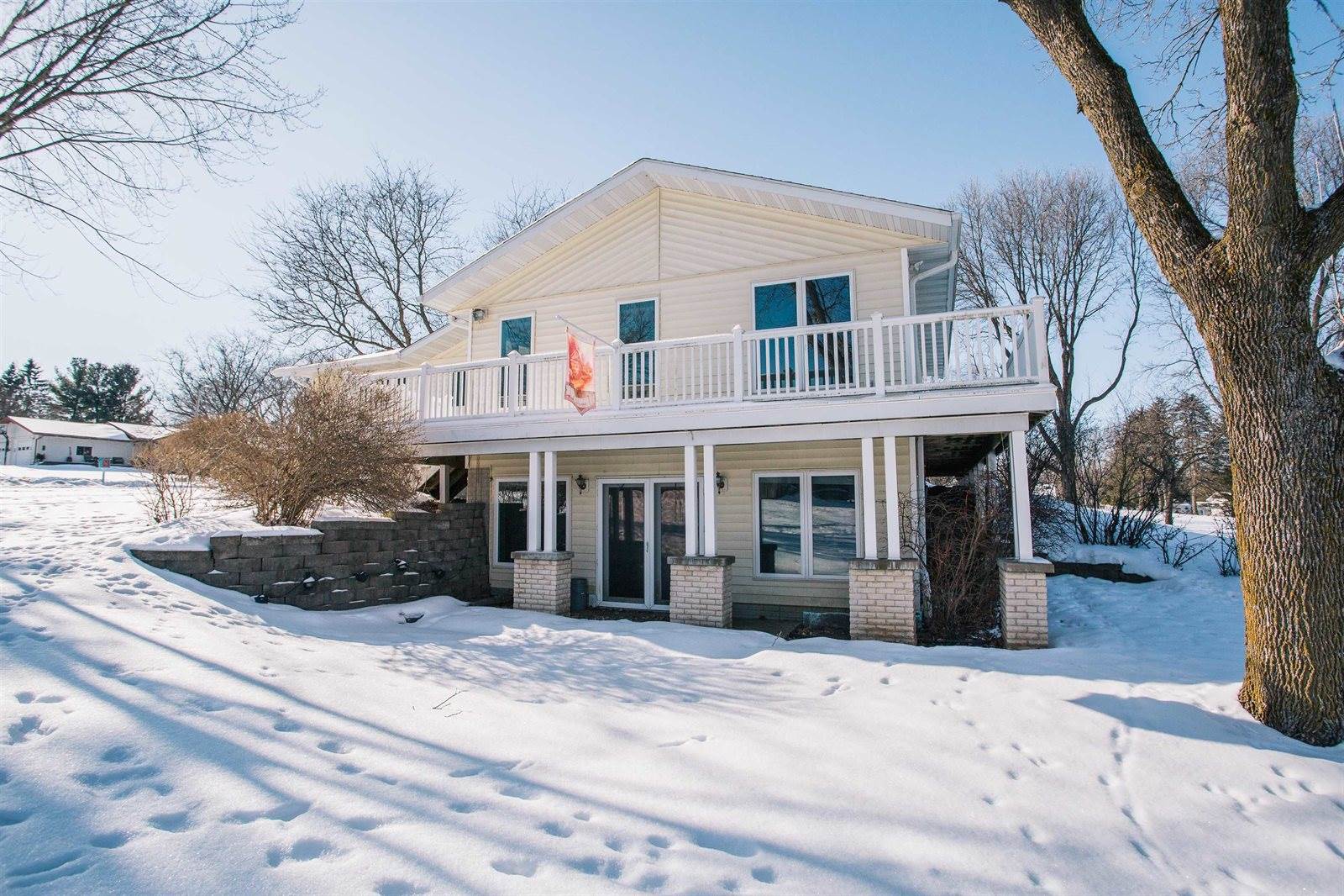 214 W Hunt Street, Greenwood, WI 54437
