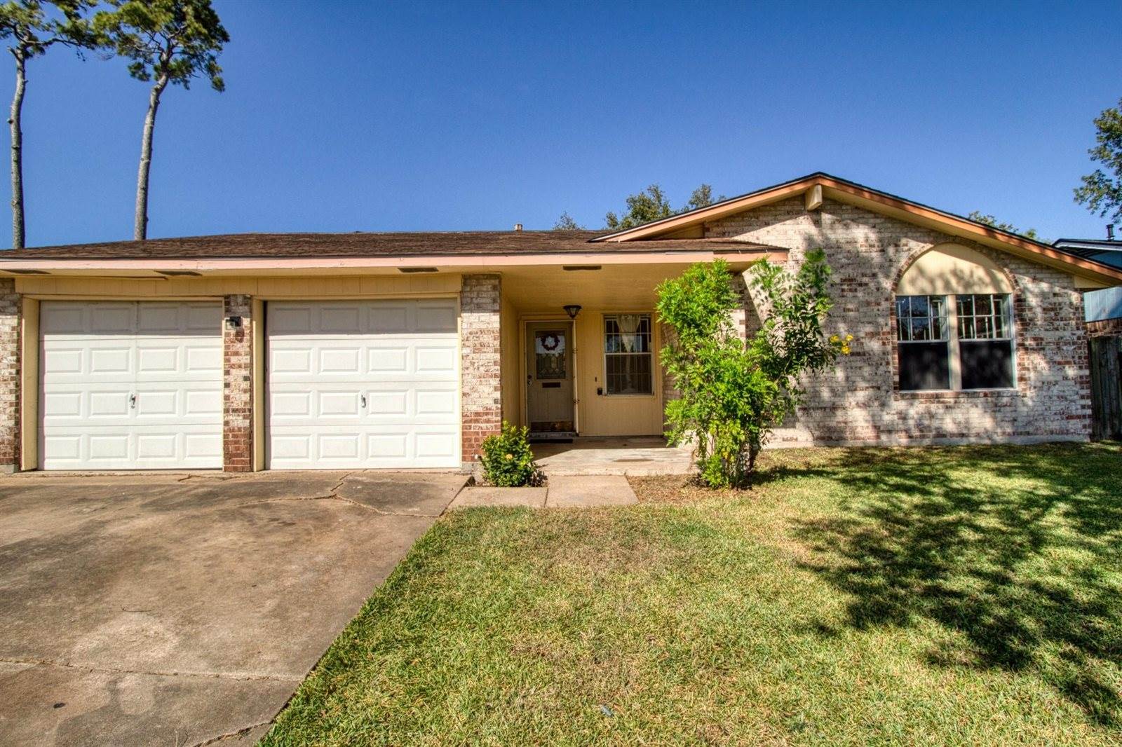 12119 Crystalwood Drive, Houston, TX 77013