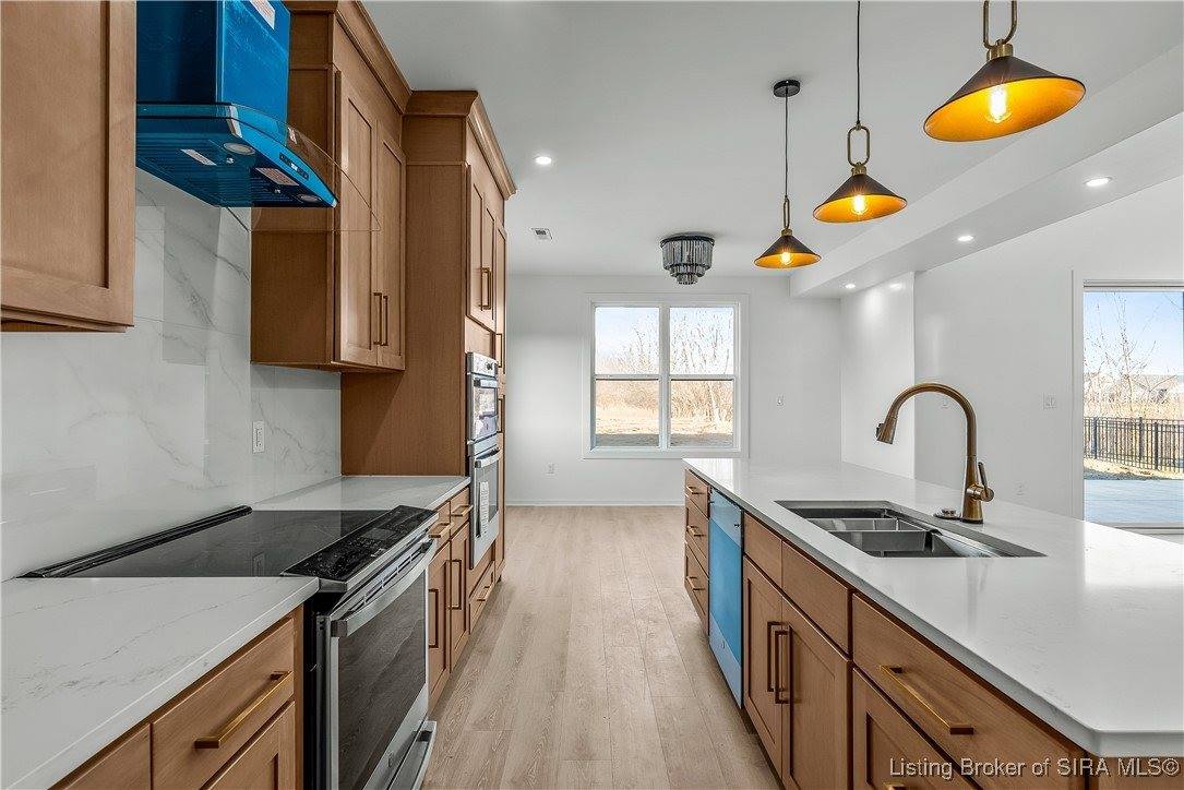 1020 Ridgeview Drive, Jeffersonville, IN 47130