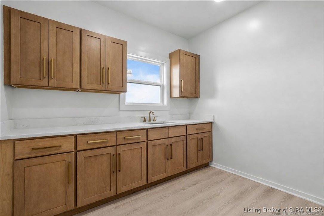 1020 Ridgeview Drive, Jeffersonville, IN 47130