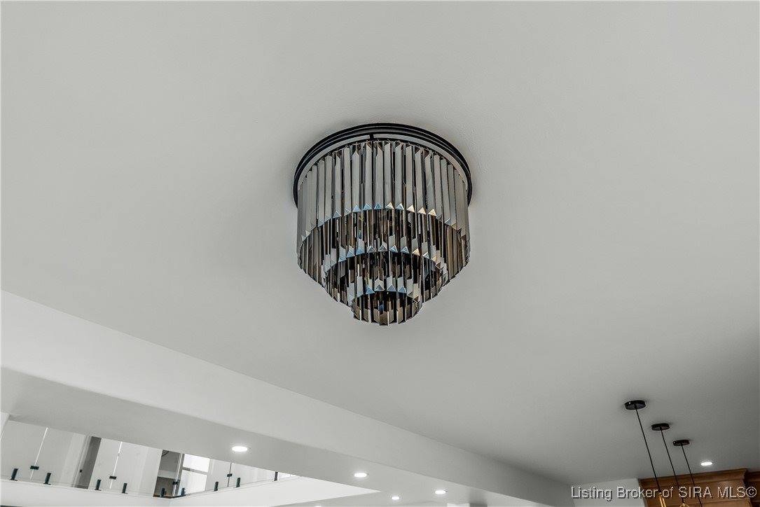 1020 Ridgeview Drive, Jeffersonville, IN 47130