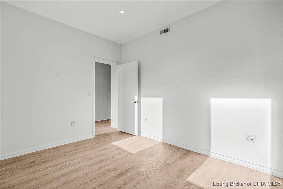 1020 Ridgeview Drive, Jeffersonville, IN 47130