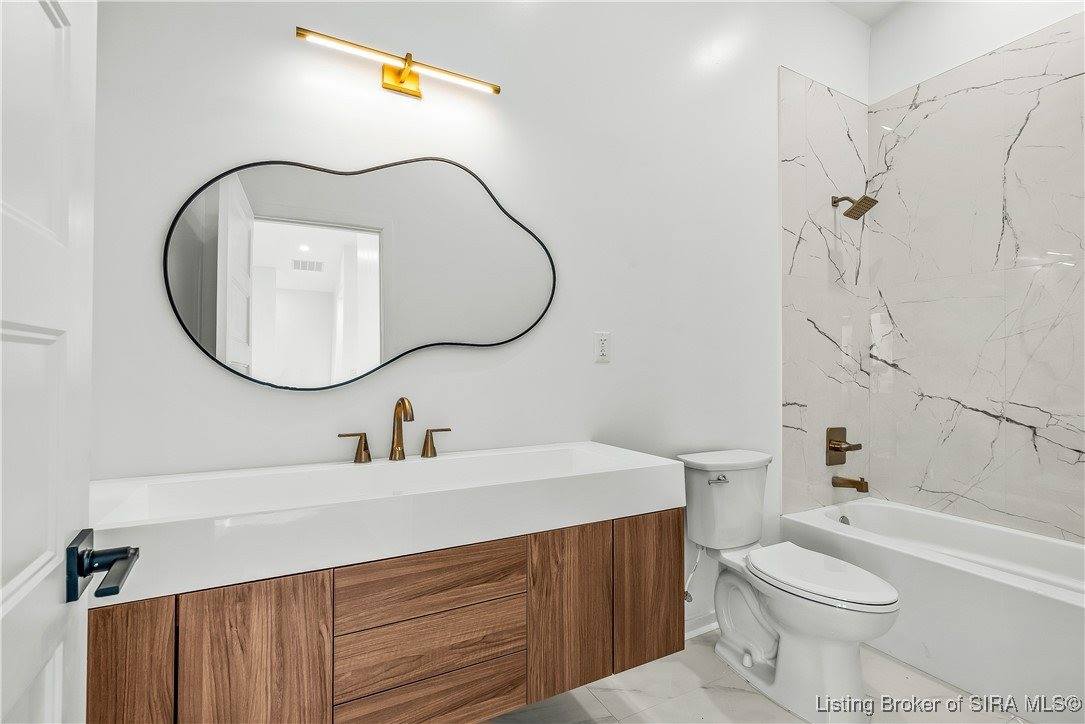 1020 Ridgeview Drive, Jeffersonville, IN 47130