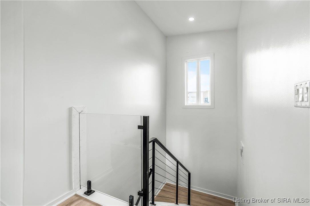 1020 Ridgeview Drive, Jeffersonville, IN 47130