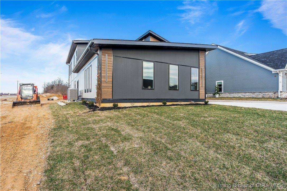 1020 Ridgeview Drive, Jeffersonville, IN 47130