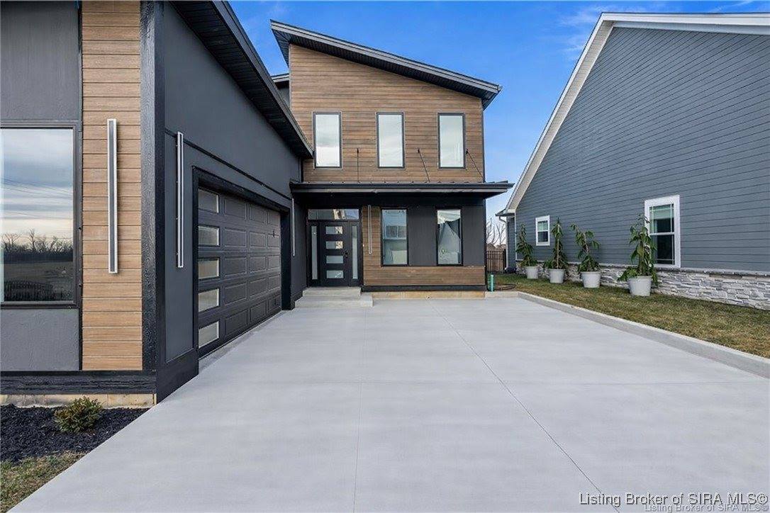 1020 Ridgeview Drive, Jeffersonville, IN 47130