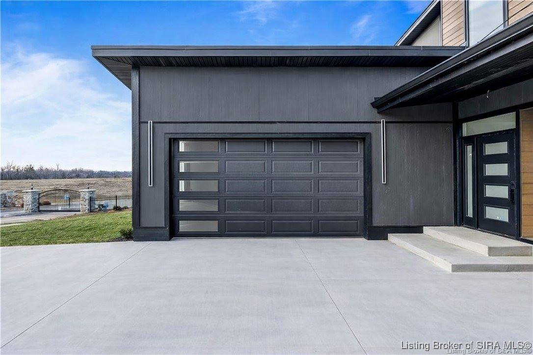 1020 Ridgeview Drive, Jeffersonville, IN 47130