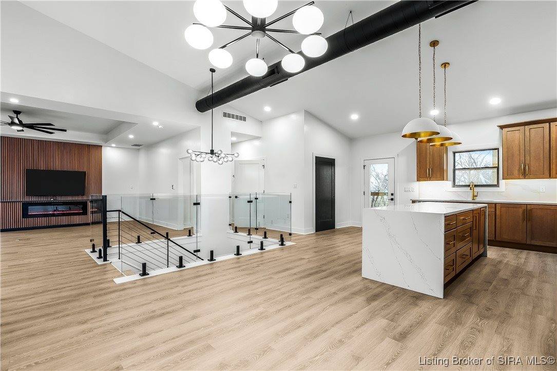 1019 Ridgeview Drive, Jeffersonville, IN 47130