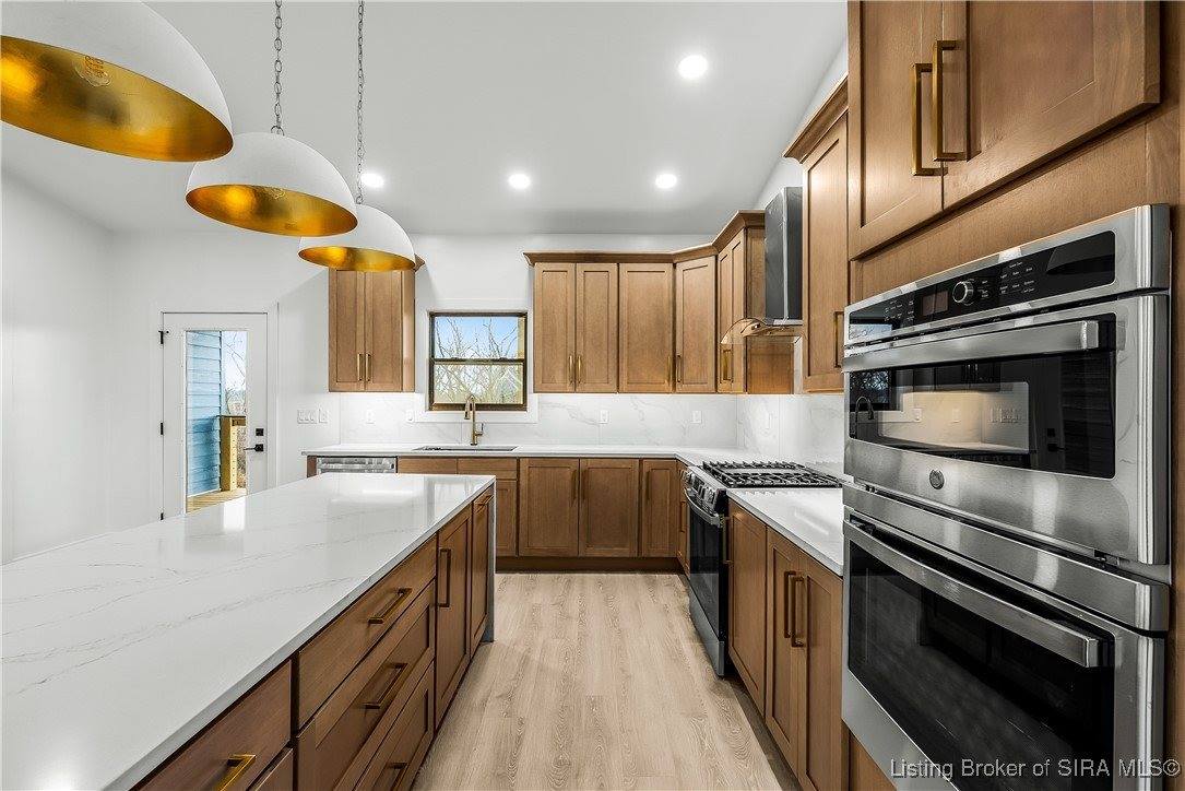 1019 Ridgeview Drive, Jeffersonville, IN 47130