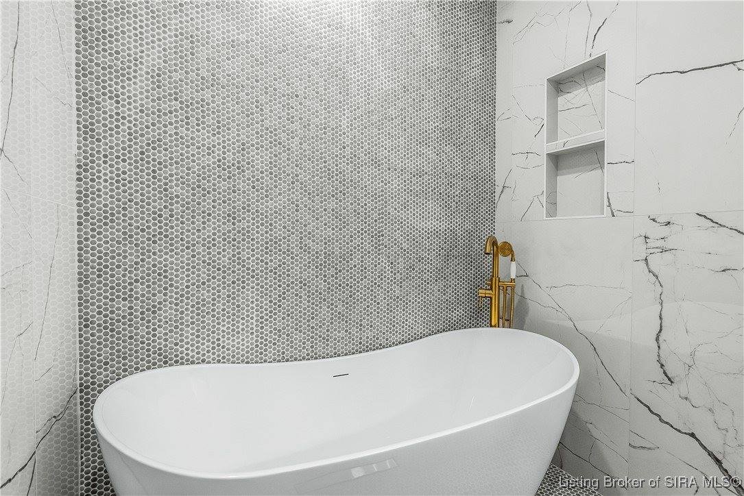 1019 Ridgeview Drive, Jeffersonville, IN 47130