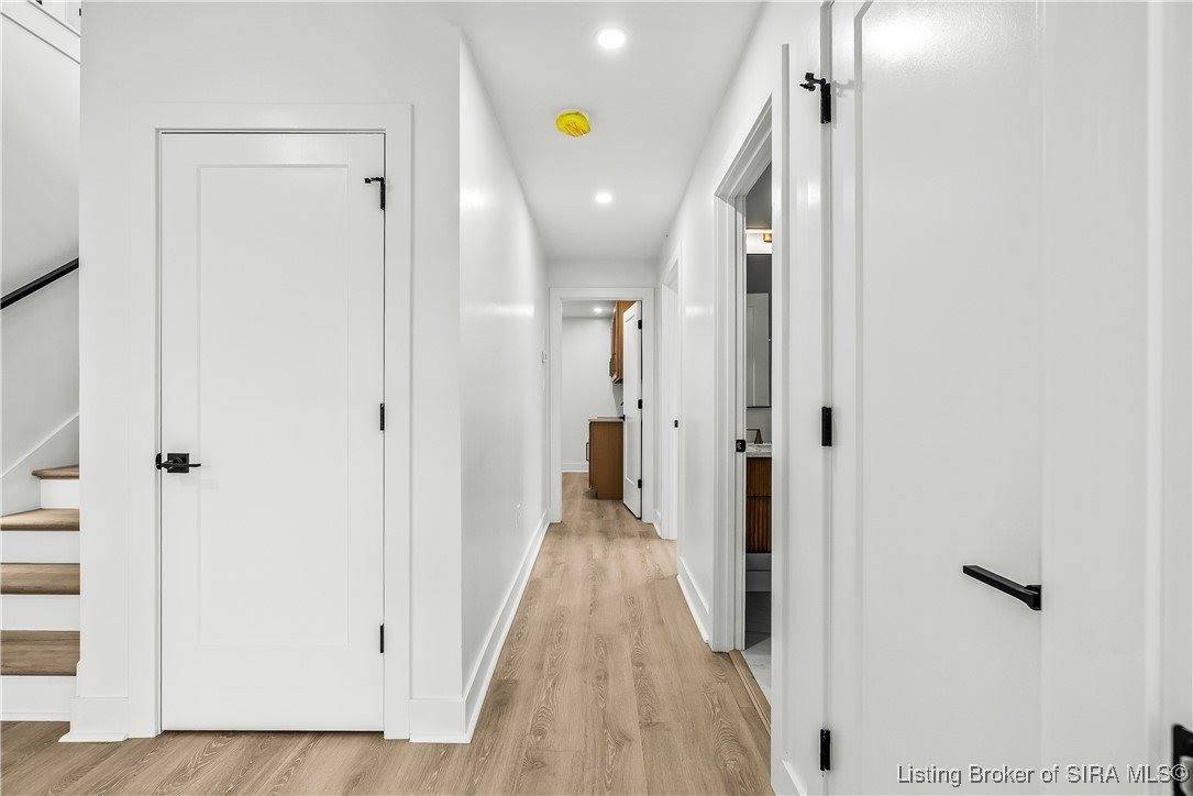 1019 Ridgeview Drive, Jeffersonville, IN 47130