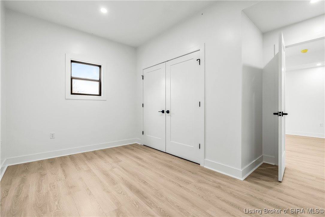 1019 Ridgeview Drive, Jeffersonville, IN 47130