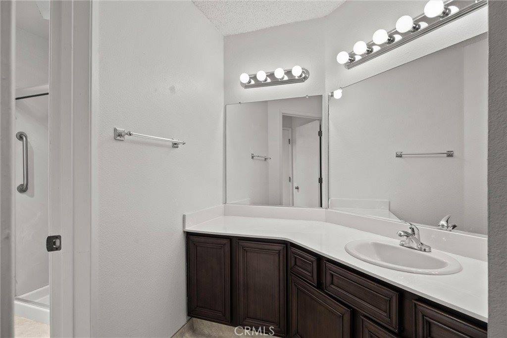 5 Valley Lake, Chico, CA 95928