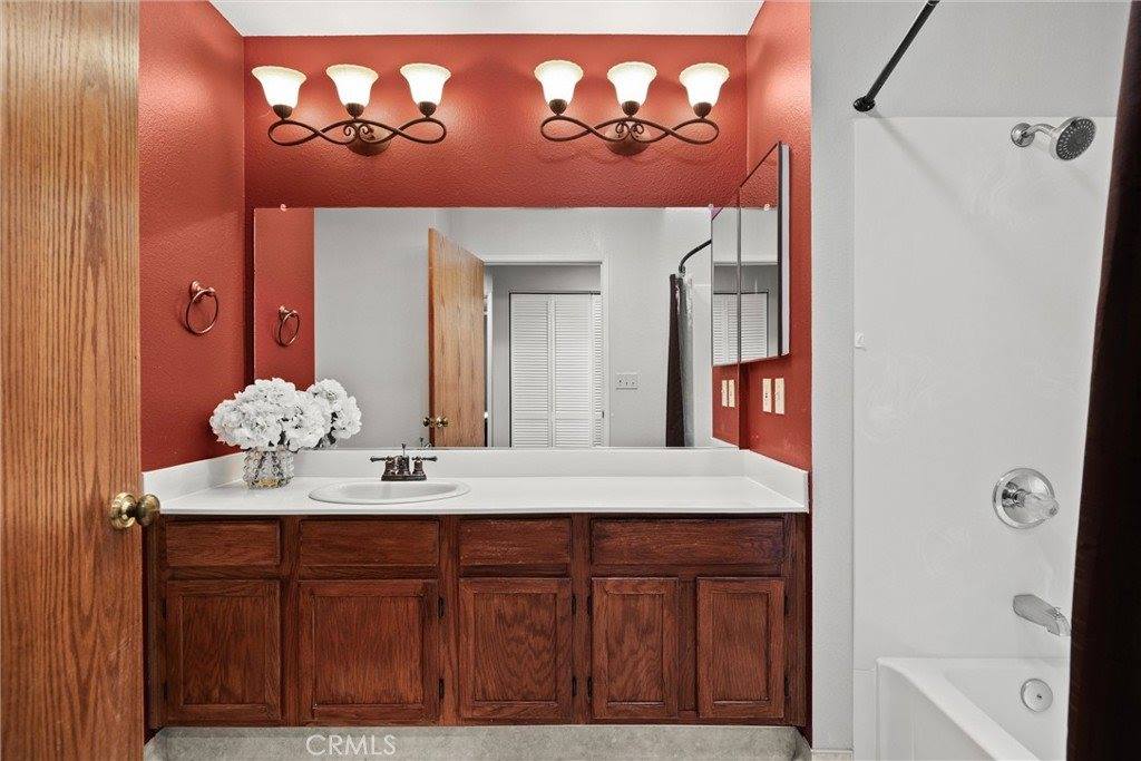 5 Valley Lake, Chico, CA 95928