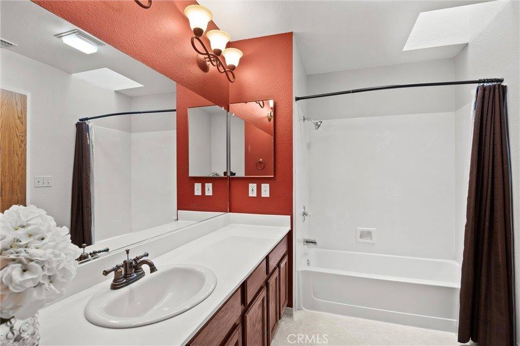 5 Valley Lake, Chico, CA 95928