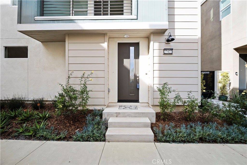 27422 Pioneer Court, Valencia, CA 91381