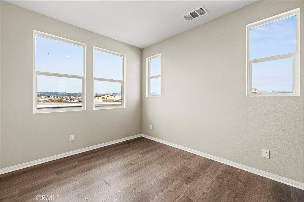 27422 Pioneer Court, Valencia, CA 91381