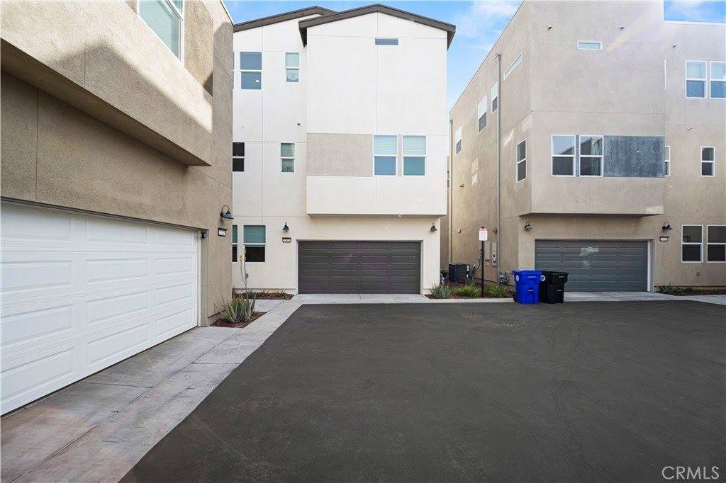 27422 Pioneer Court, Valencia, CA 91381