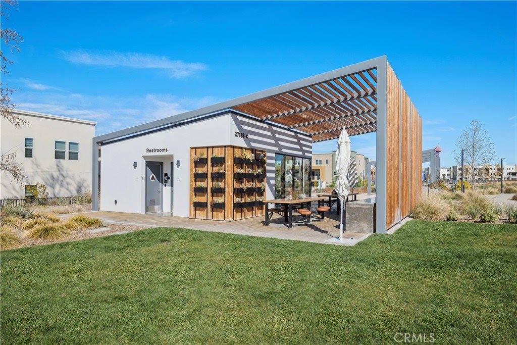 27422 Pioneer Court, Valencia, CA 91381