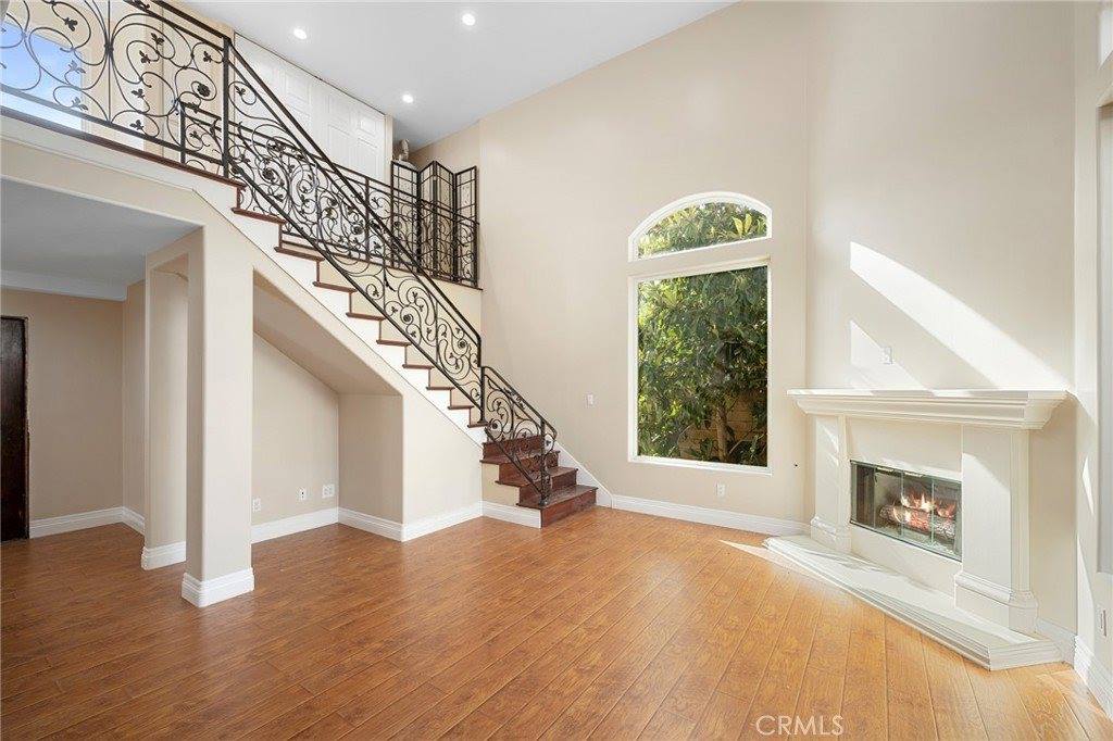 6541 Elmo St, Tujunga, CA 91042