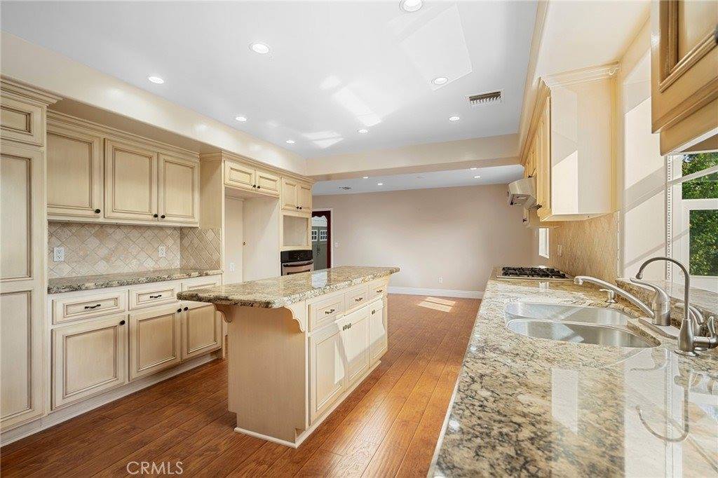 6541 Elmo St, Tujunga, CA 91042