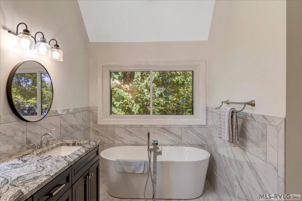 143 Cabin Point Rd, Littleton, NC 27850